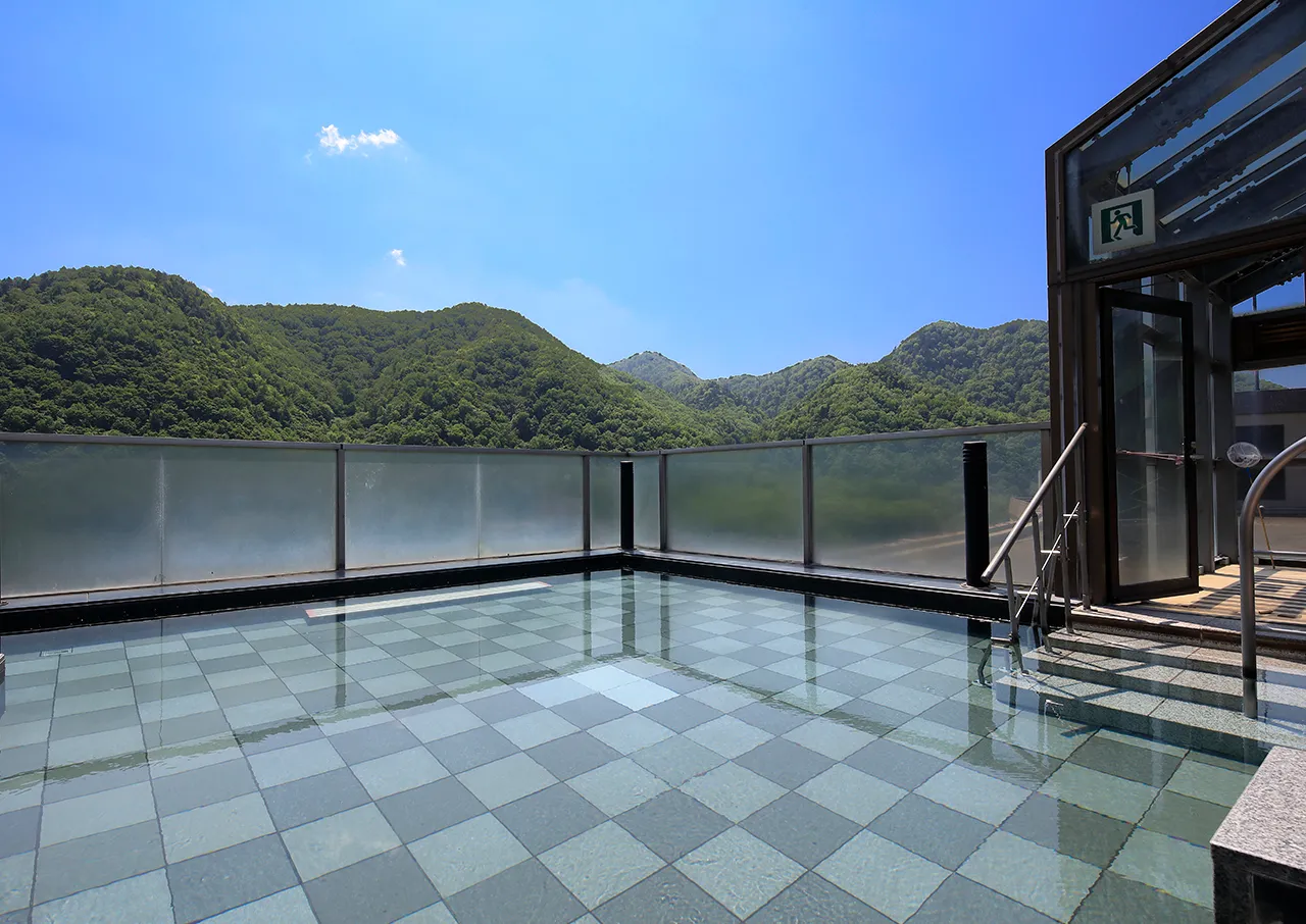 定山渓ビューホテル新館16F 星天／展望露天風呂